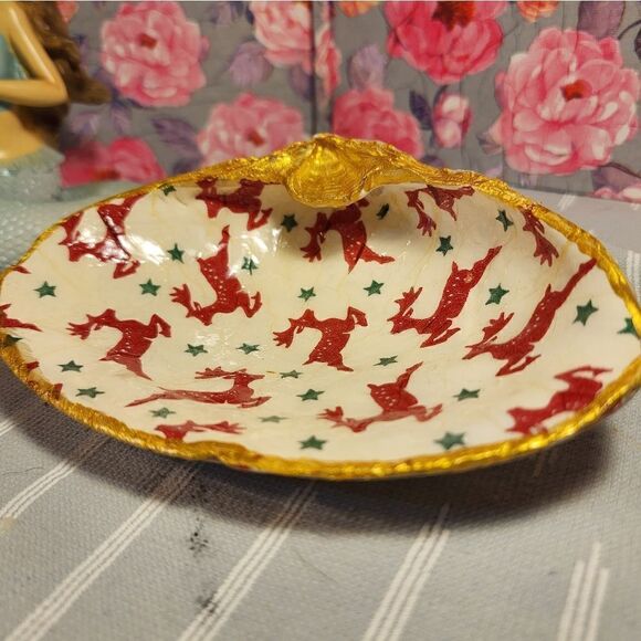 DECOUPAGE CLAM SHELL DECOUPAGE REINDEER ON A CLAM SHELL TRINKET DISH - Picture 8 of 11